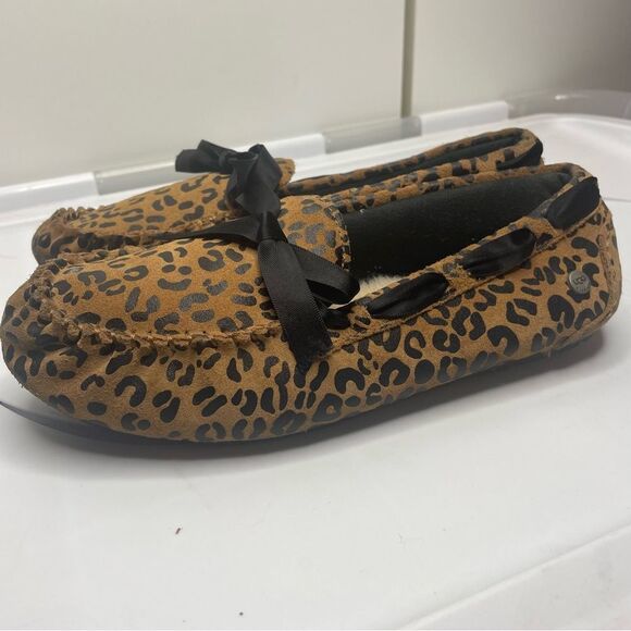 Ugg Leopard Print Moccasins size 4 - Picture 4 of 4